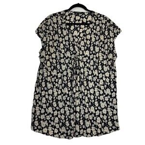 LAUREN Ralph Lauren Womens Size 2X  Black White Floral Blouse Top Shirt Slits
